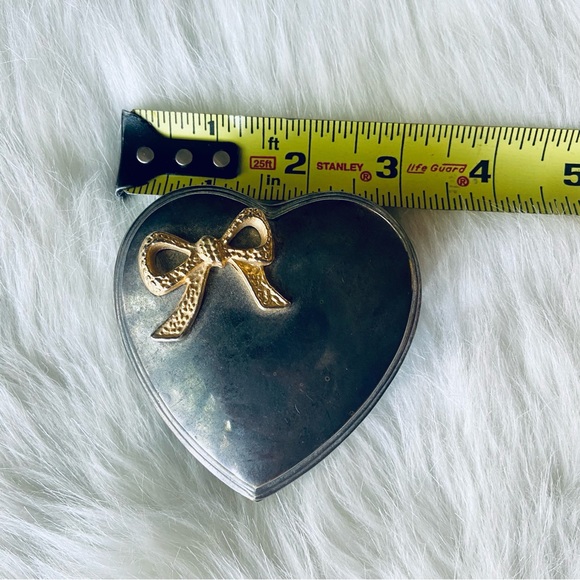 Antique silver heart shaped jewelry box - Picture 5 of 5